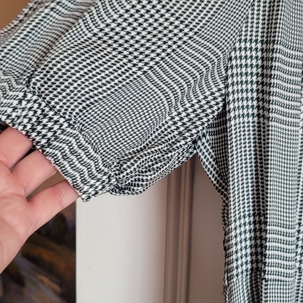 Lewit women’s black and white 
Plaid dress - size 8 - Picture 8 of 9